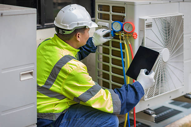 Professional Hvac technician working in Jewett City, CT